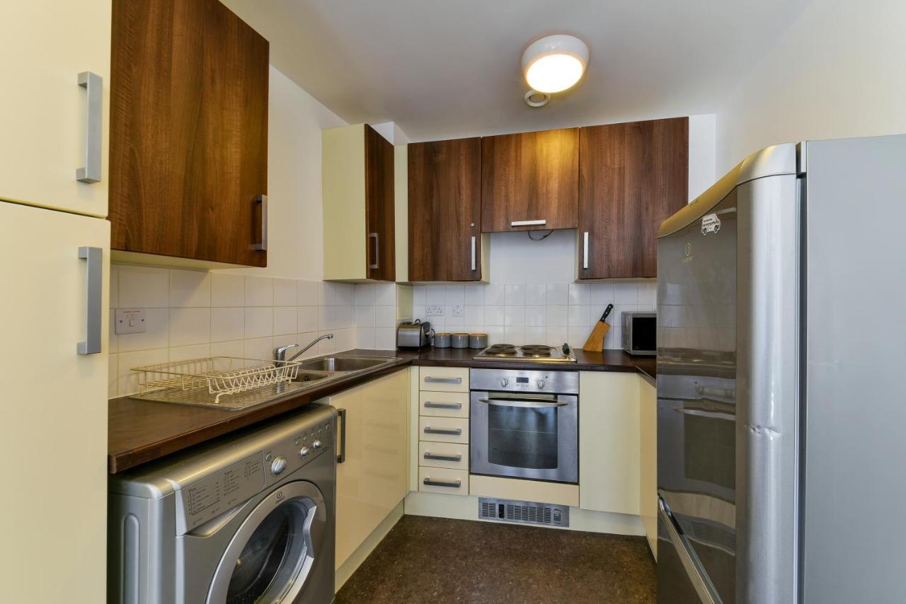 Luxe 1 Bed Flat 5 Mins To Stratford - Free Parking Apartment Лондон Екстериор снимка